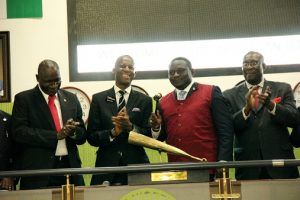 L – R: shows Dapo Adekoje, 1st Vice President, Chartered Institute of Stockbroker (CIS);  Ade Bajomo, ED, Market Operation & Technology, NSE; Oluwaseyi Abe, President, CIS, and Emeka Madubuike, Chairman, Association of Stockbroking House of Nigeria (ASHON) at the Closing Gong Ceremony at the NSE on Friday.