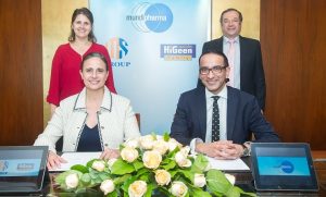 Mundipharma - Standing - Darah Sukhtian Dr Ashraf Allam - Seated - Deemah Sukhtian Raman Singh