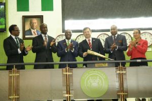 L-R: Shows Ade Ewuosho, Head, Market Services Department, NSE; Bola Adeeko, Head, Corporate Services Division , NSE; Oscar Onyema, CEO, NSE; Paul Thomas Arkwright, British High Commissioner to Nigeria; Haruna Jalo-Waziri, Executive Director, Capital Markets Division, NSE and Yetunde Ojo, Head, Technology, NSE at the Closing Gong Ceremony at the Exchange on Wednesday.
