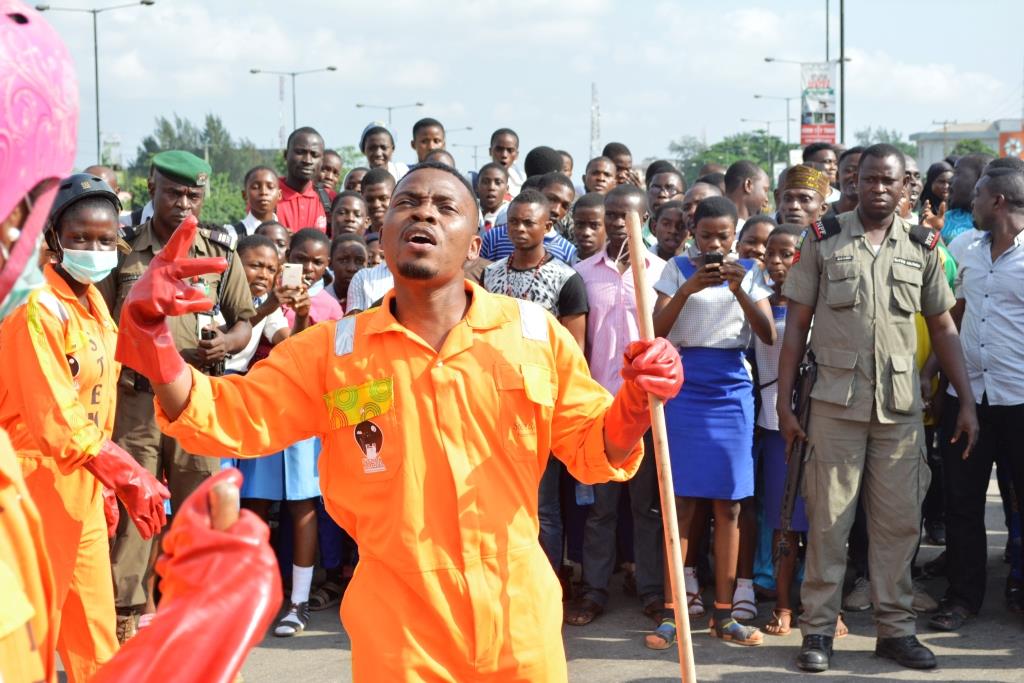 Sterling Bank, Olamide Baddo excite with Skate and Clean flash mob