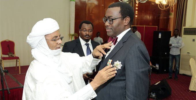 AfDB President Akinwumi Adesina receives accolade of highest honour from the Republic of Niger