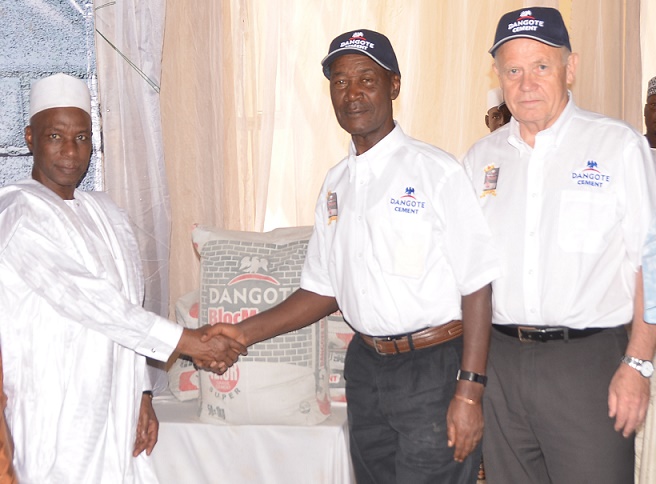 Dangote Launches ‘BlocMaster’ for Cement Moulders