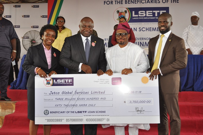 Ambode Prestige Cheques to 2,000 Beneficiaries of Employment Trust Fund