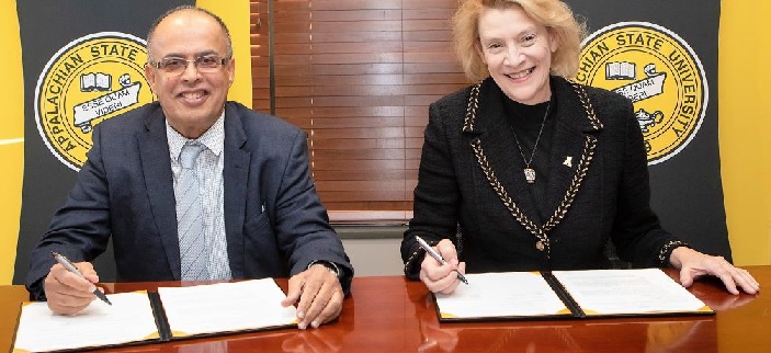 AURAK Signs Extra Cooperation Agreement with Appalachian State University