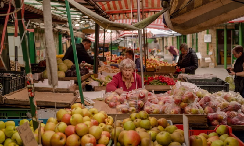 What Governments Should Do When Food Prices Surge
