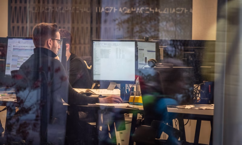 Hedge Funds Improve Market Functioning, but Can Also Amplify Stress
